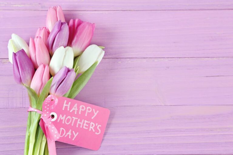 Mother’s Day Gifts for Moms in Their 90s: Recommendations and How to Choose